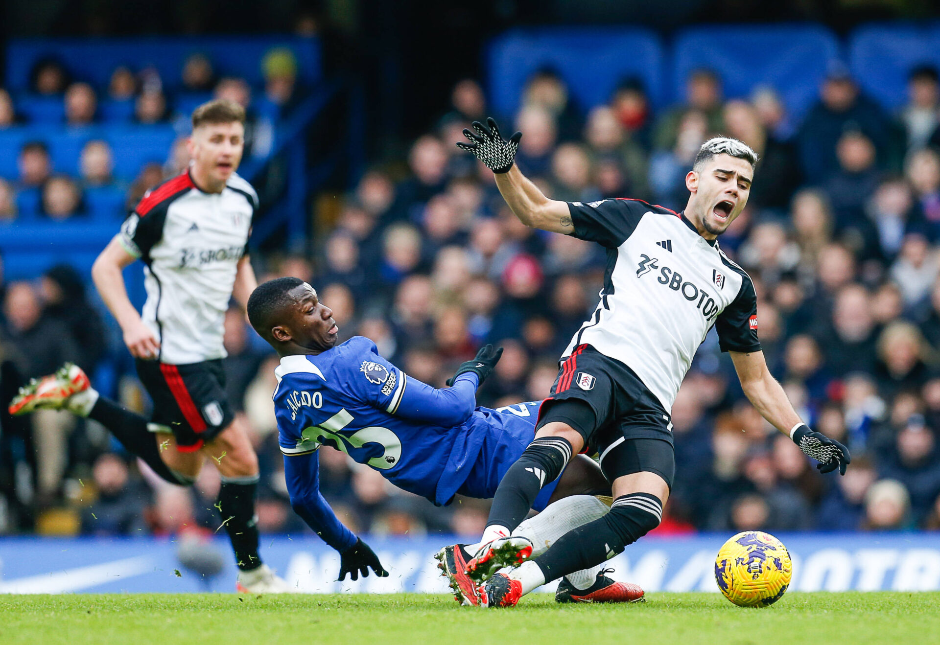 Английская премьер лига - яркое событие в мире футбола