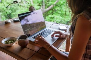 Переехать жить на дачу и работать удаленно: реально ли?