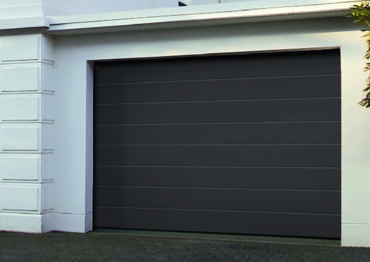 Особенности обслуживания и ремонта секционных ворот