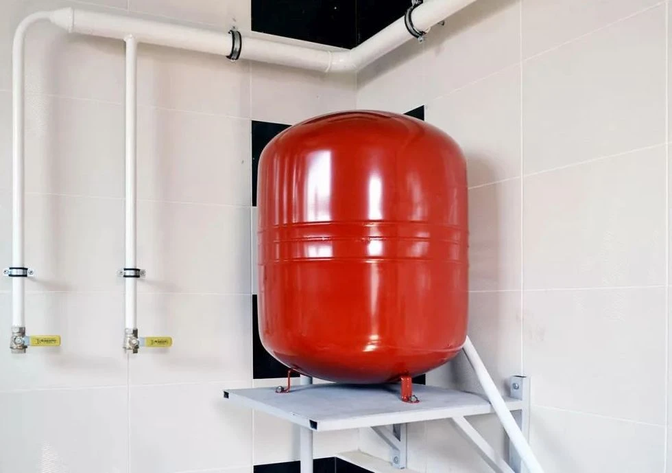 Для чего нужны расширительные баки?