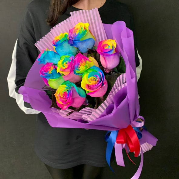 Как красят радужные розы?