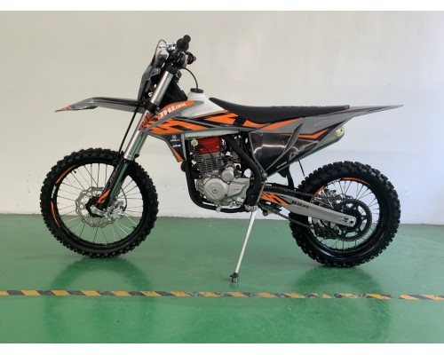 5 причин купить мотоцикл JHL LX4 CB300RL