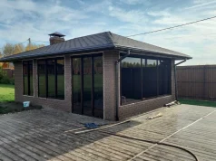 Остекление беседки для дачи: уют и комфорт в любое время года