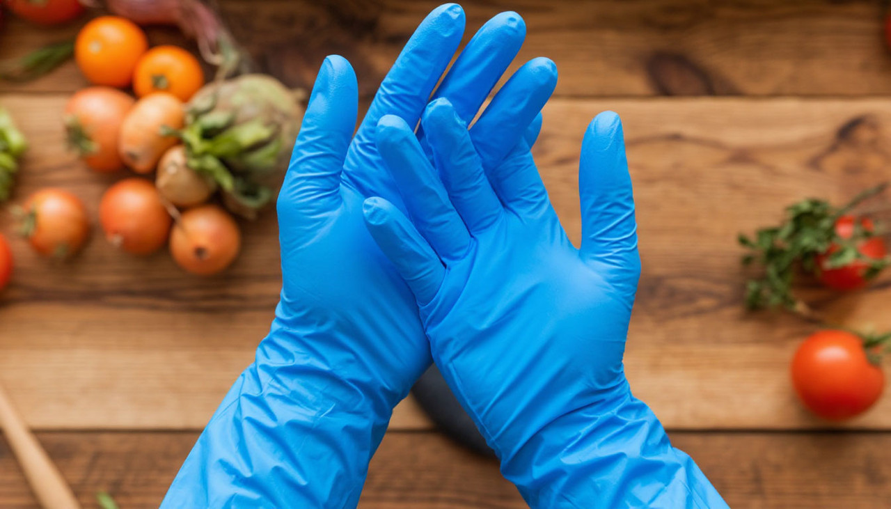 Как выбрать одноразовые перчатки для пищевой промышленности