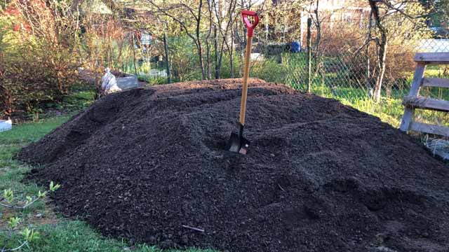 Как выбрать плодородный грунт с доставкой, чтобы получить максимум выгоды