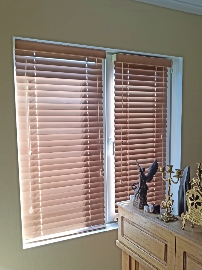 Деревянные жалюзи - особенности преимущества и уход