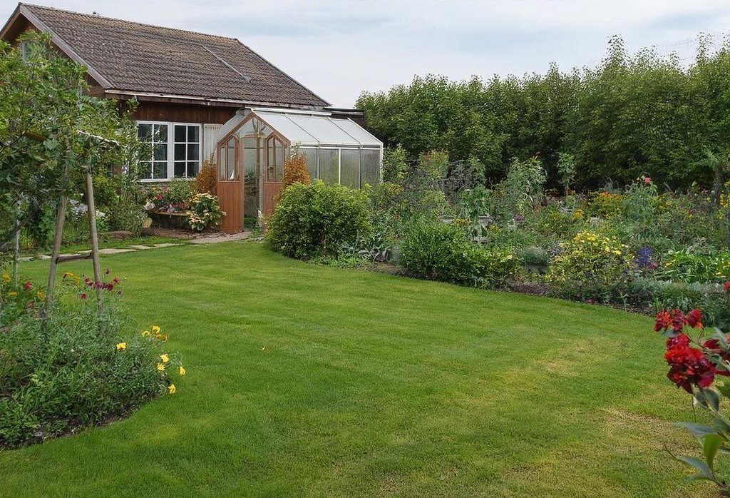 Благоустройство дачных участков  - основные моменты