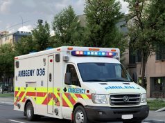 Почему люди пользуются услугами платной скорой помощи?