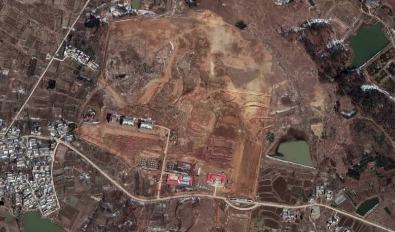 Американское СМИ попыталось разгадать предназначение «странного ангара» на китайской авиабазе