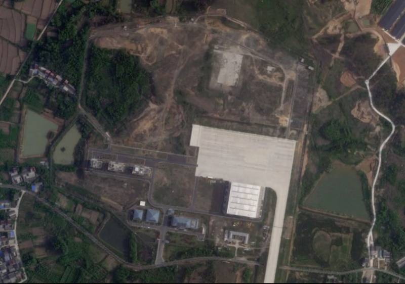 Американское СМИ попыталось разгадать предназначение «странного ангара» на китайской авиабазе