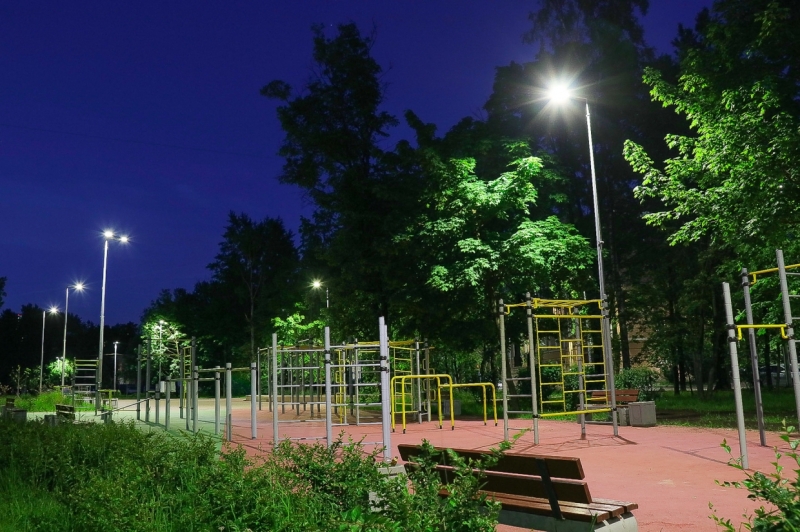 Энергоэффективные светильники начали устанавливать на центральных улицах Кронштадта