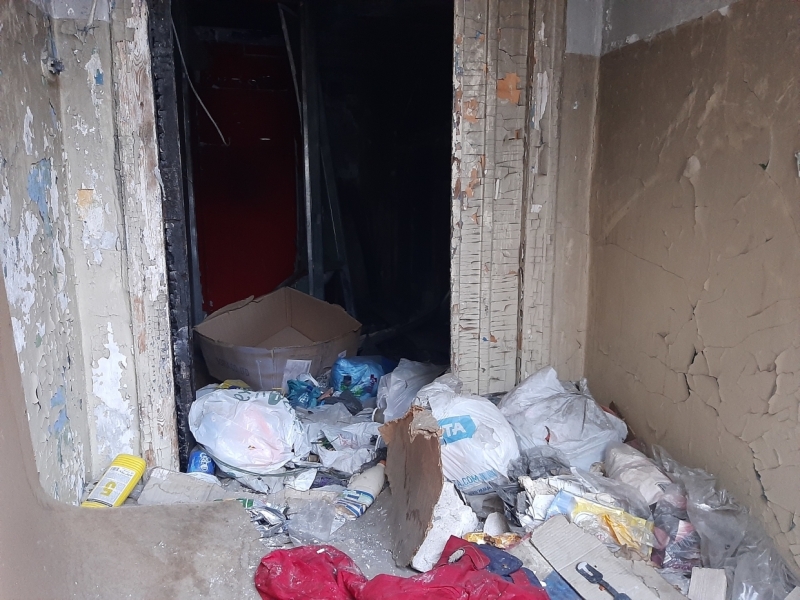 «Каждый год пожары»: заброшенный квартал на Магнитогорской стал прибежищем подростков