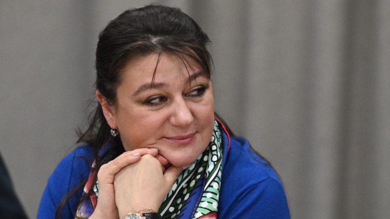 Милонов поймал Анастасию Мельникову на занижении депутатской зарплаты