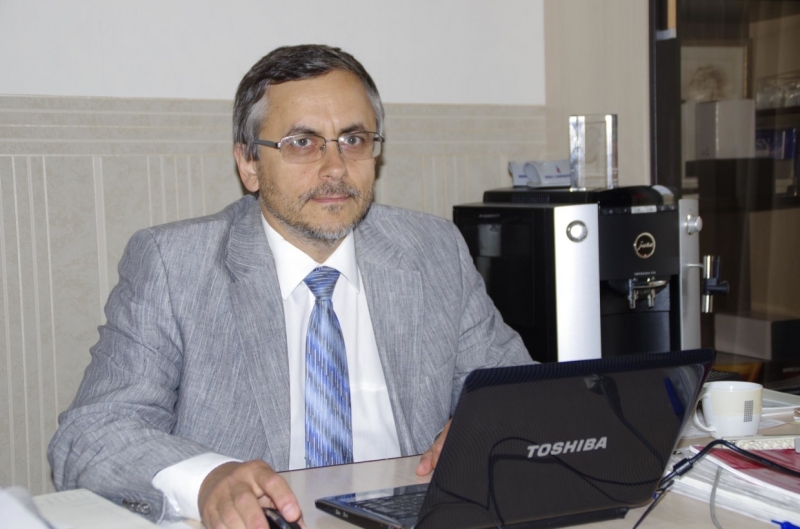 Молодая любовница и три квартиры: что известно о нефрологе, расчленившем свою жену