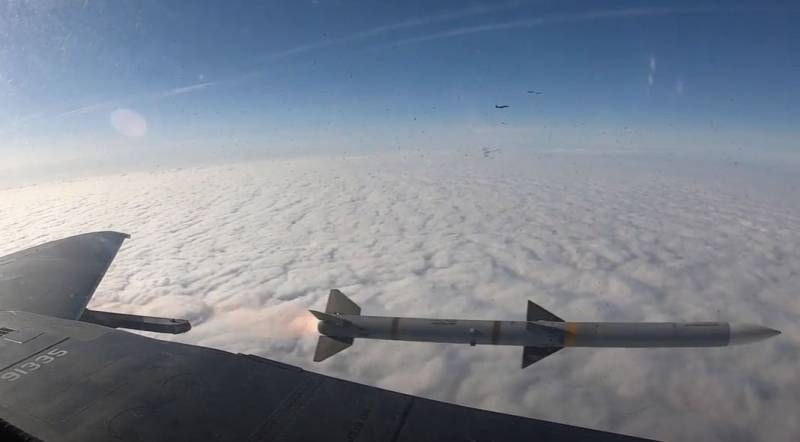 Саудовская Аравия получит от США авиационные ракеты AIM-120 AMRAAM для поражения целей вне зоны прямой видимости