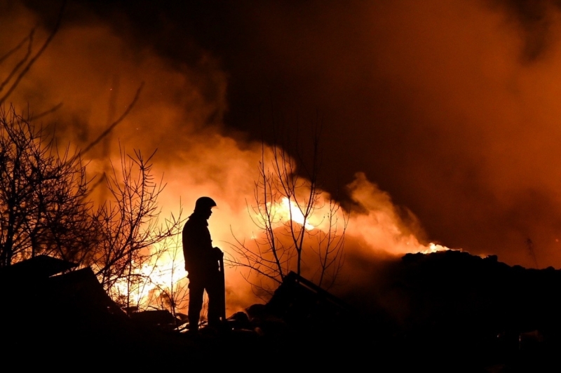 Серьезный пожар начался в Павловске