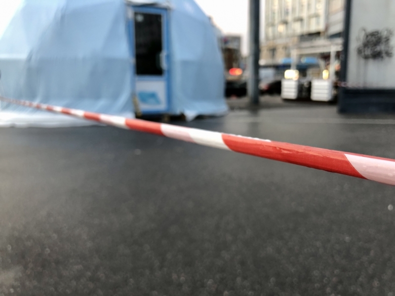 Шатер для вакцинации появился у станции метро «Приморская»