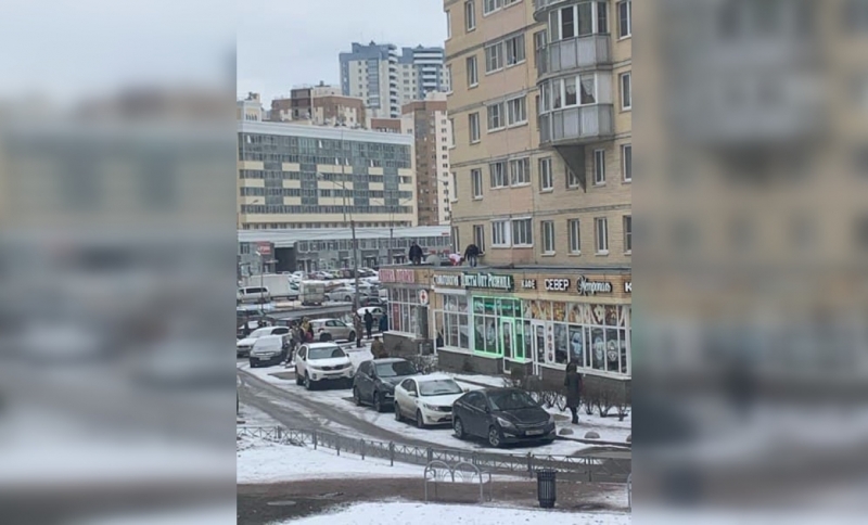 Соседка выпавшей из окна девочки рассказала, как все произошло