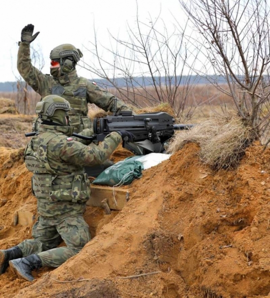 «Становится лёгкой целью для снайпера»: отмечено отличие стрельбы из АГС польских и американских военных