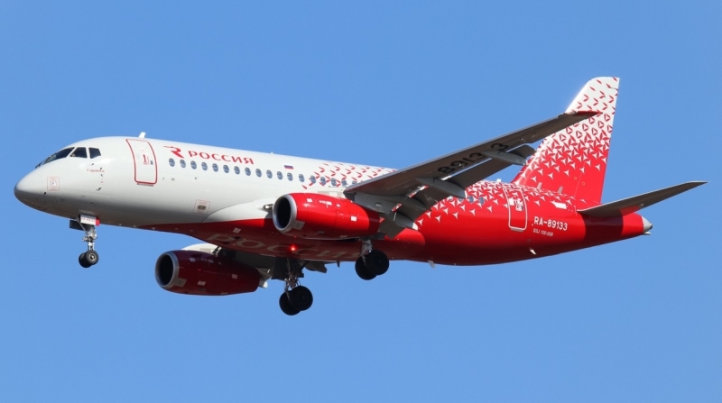 Врач рассказал, почему привитым от ковида опасно летать на самолетах