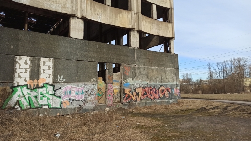 «За державу обидно»: петербуржцы придумали гниющему Кировскому заводу новое применение