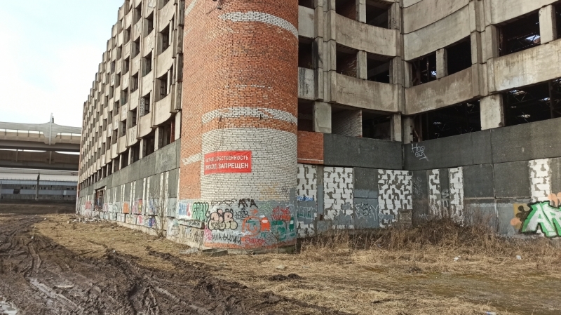 «За державу обидно»: петербуржцы придумали гниющему Кировскому заводу новое применение