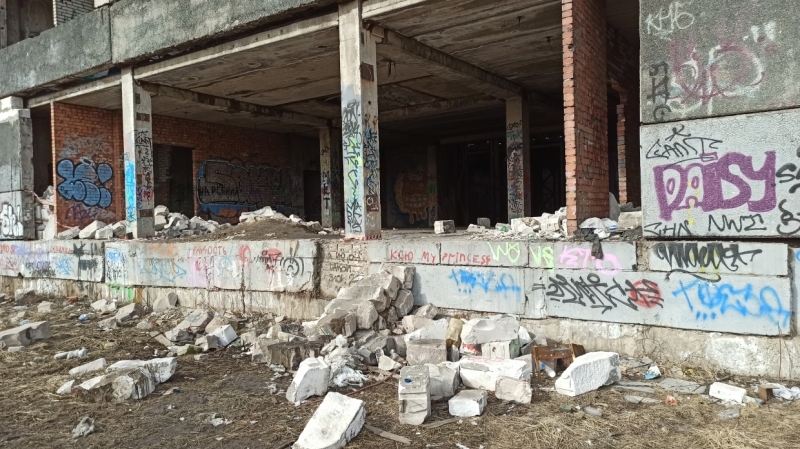 «За державу обидно»: петербуржцы придумали гниющему Кировскому заводу новое применение