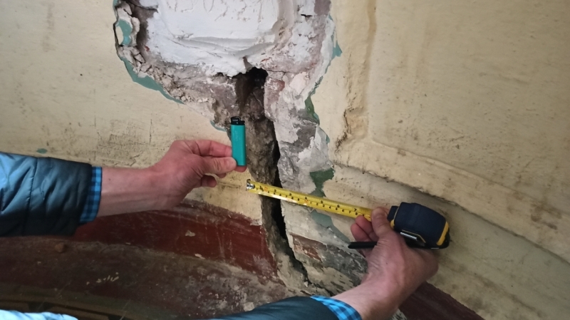 Жильцы дома Чубакова пойдут к прокурору из-за заявлений начальника Госстройнадзора